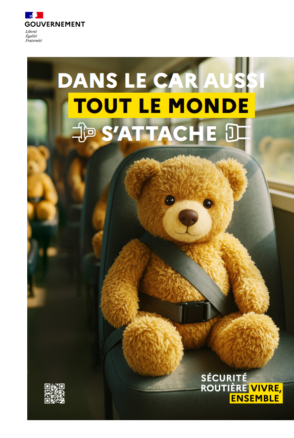 On boucle sa ceinture, même dans le car ! 